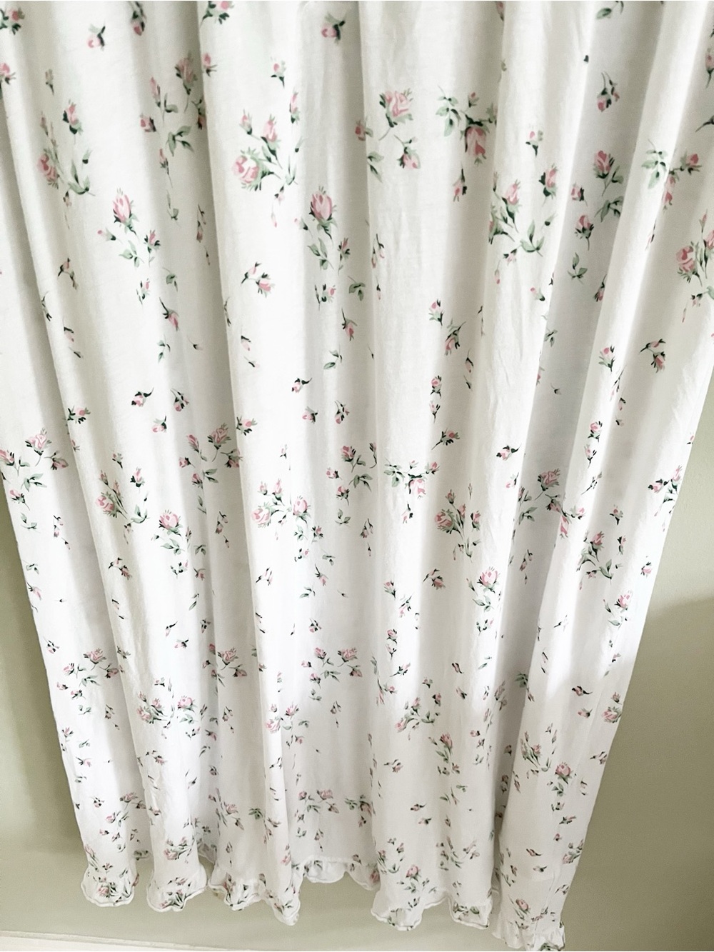 Eileen West long rosebud print cap sleeve nightgown - Picture 11 of 14